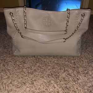 Ladies Tory Burch shoulder/cross body purse